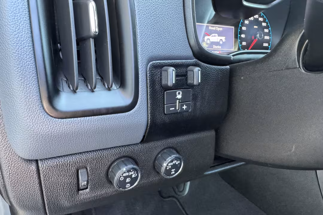 2019 Chevrolet Colorado - 1GCPTDE18K1185748 - Image #15